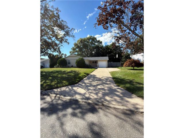 [Sayville Real Estate, listing number 7355501]