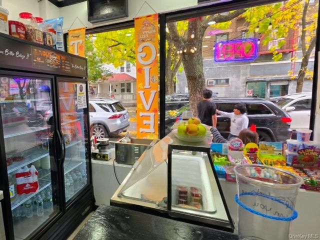 [PHOTO]