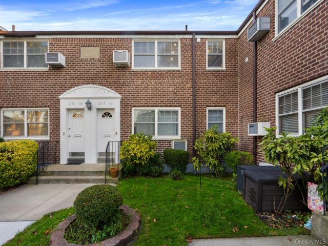  1 BR,  1.00 BTH &nbsp;Other style home in Little Neck