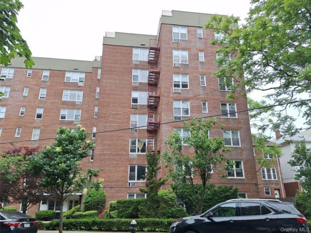  1 BR,  1.00 BTH &nbsp;Other style home in Kingsbridge