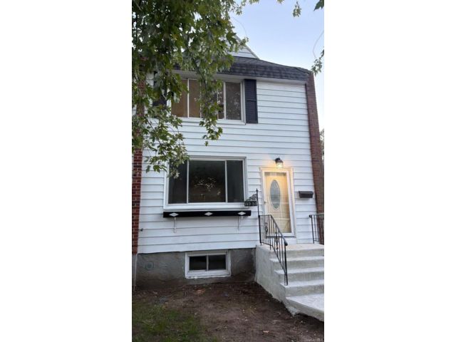 3 BR,  2.00 BTH &nbsp;Condo style home in Rosedale