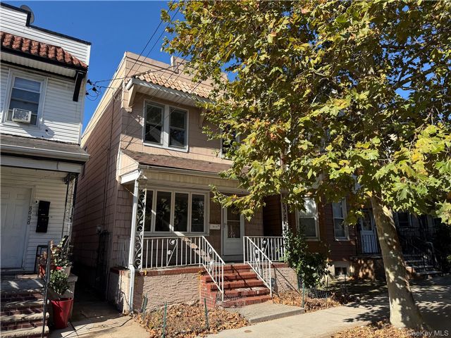  3 BR,  2.00 BTH &nbsp;Other style home in Woodhaven