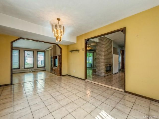 [PHOTO]