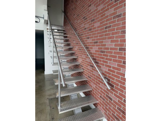 [PHOTO]