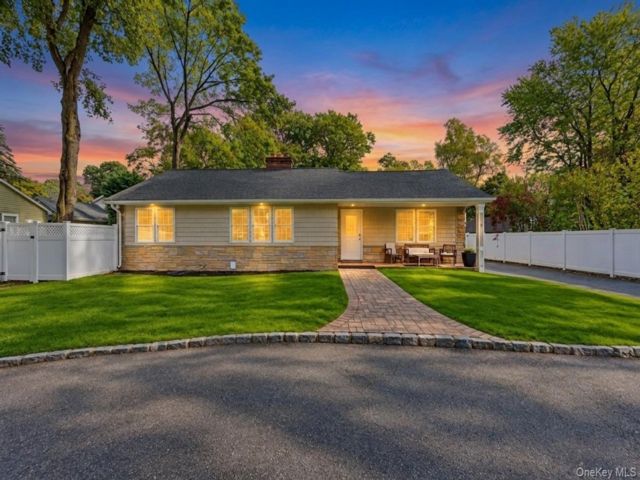 [Huntington Station Real Estate, listing number 7355881]