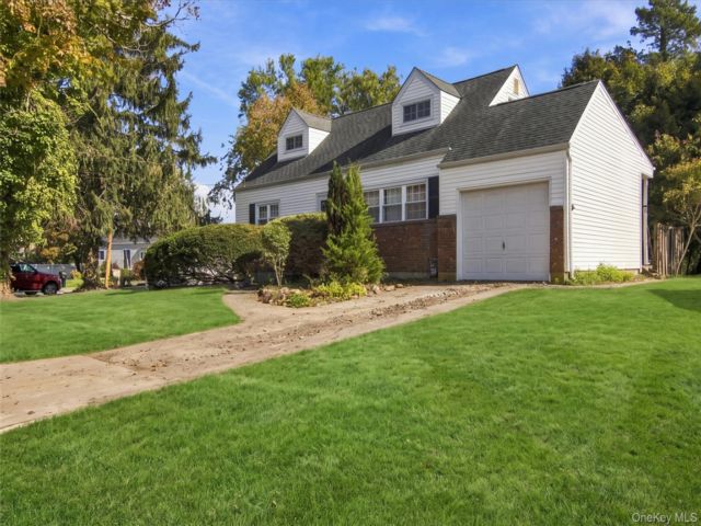  3 BR,  1.00 BTH &nbsp;Ranch style home in Port Jefferson