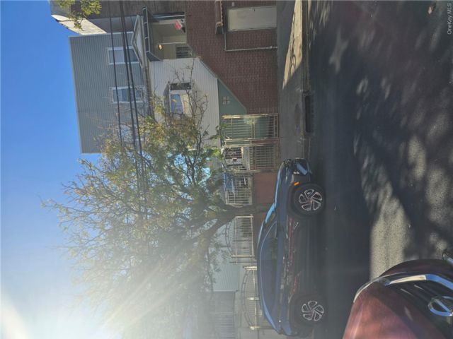  9 BR,  3.00 BTH &nbsp;Barndominium style home in Soundview