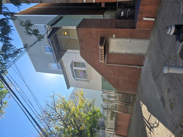 [PHOTO]