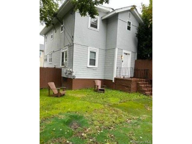  1 BR,  1.00 BTH &nbsp;Includes legal  style home in Copiague