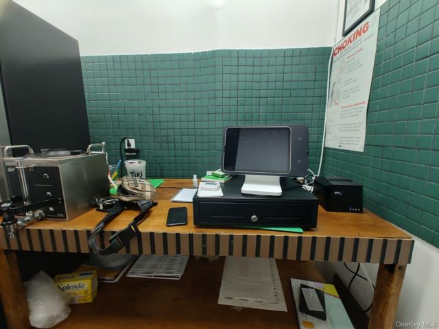 [PHOTO]