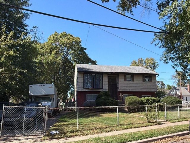  5 BR,  2.00 BTH &nbsp;Hi ranch style home in Roosevelt
