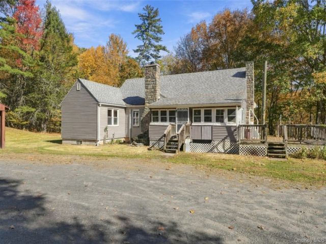  3 BR,  1.00 BTH &nbsp;Traditional style home in Napanoch