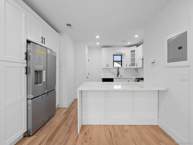  4 BR,  4.00 BTH &nbsp;Colonial style home in Mill Basin