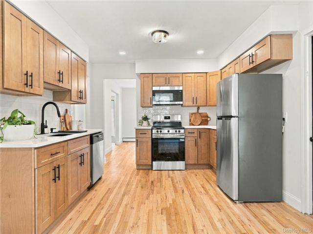 [PHOTO]