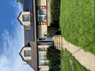  2 BR,  2.00 BTH &nbsp;Cape cod style home in Valley Stream