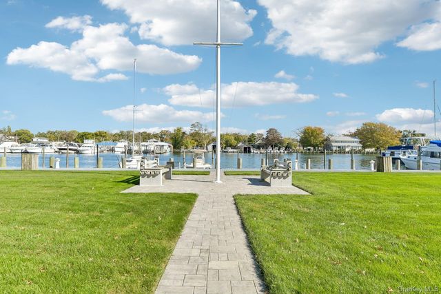  2 BR,  1.00 BTH &nbsp;Garden style home in Patchogue