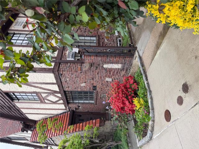  3 BR,  2.00 BTH &nbsp;Tudor style home in Flushing
