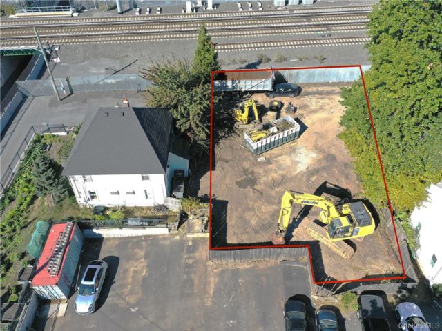 Studio,  0.00 BTH &nbsp;Land style home in Westbury