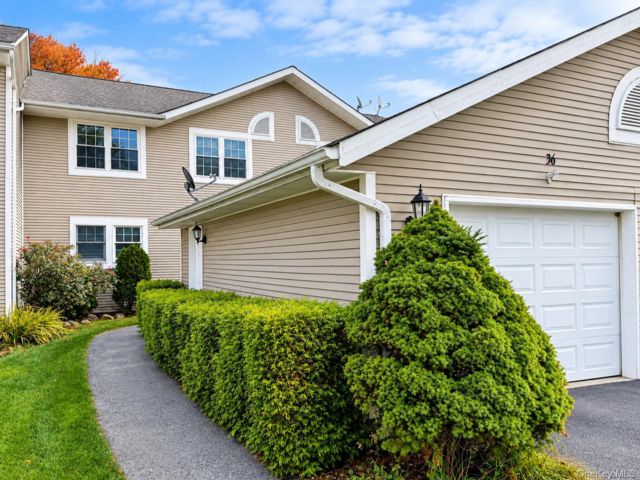  3 BR,  3.00 BTH &nbsp;House style home in Harriman