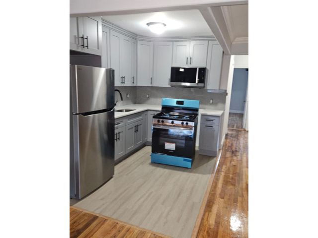  3 BR,  1.00 BTH &nbsp;Full floor apar style home in Cornell