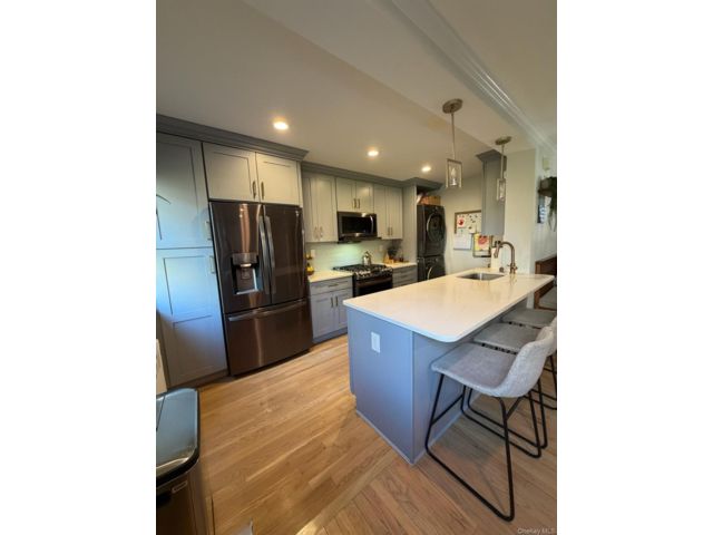  2 BR,  1.00 BTH &nbsp;Garden style home in Whitestone