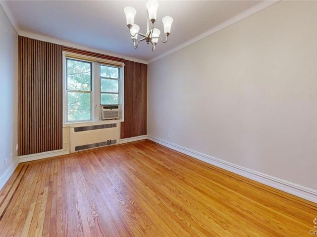  2 BR,  1.00 BTH &nbsp;High rise style home in Forest Hills