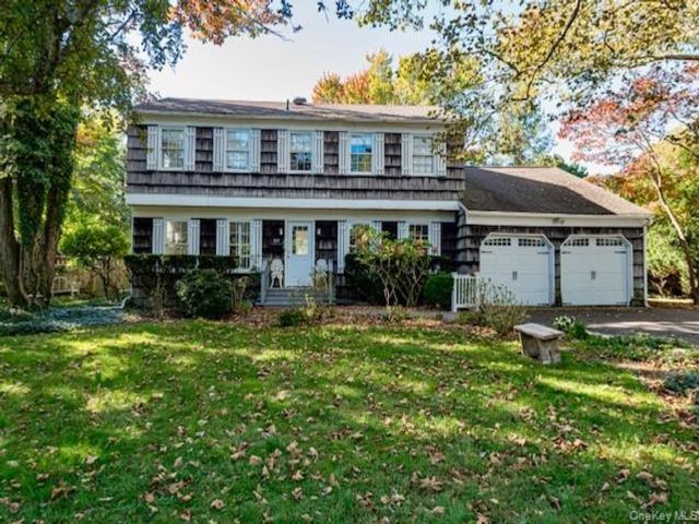  5 BR,  3.00 BTH &nbsp;Colonial style home in Port Jefferson