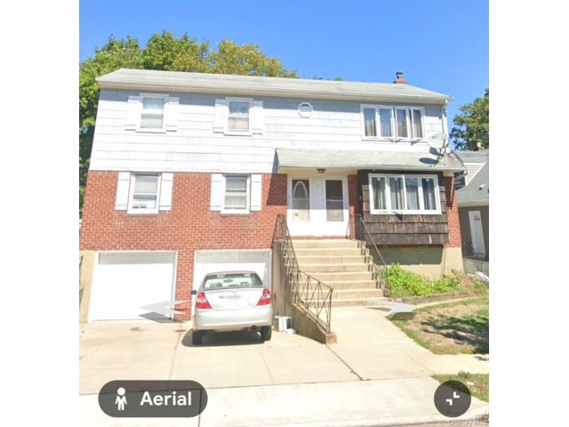  3 BR,  1.00 BTH &nbsp;Full floor apar style home in Valley Stream